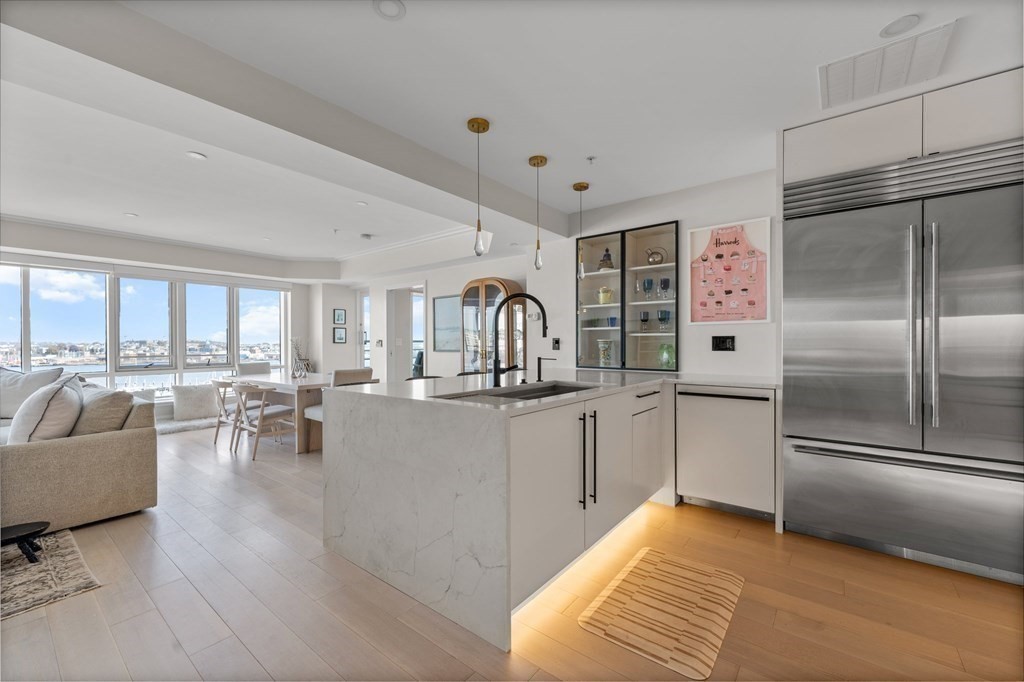 197 Eighth Street Unit: PH12