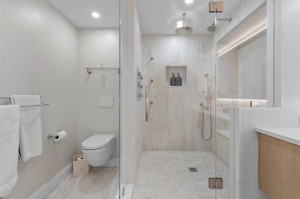 197 Eighth Street Unit: PH12