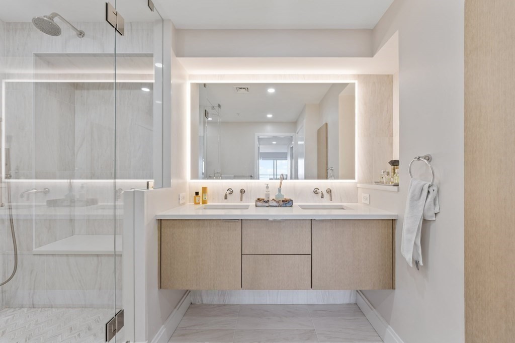 197 Eighth Street Unit: PH12