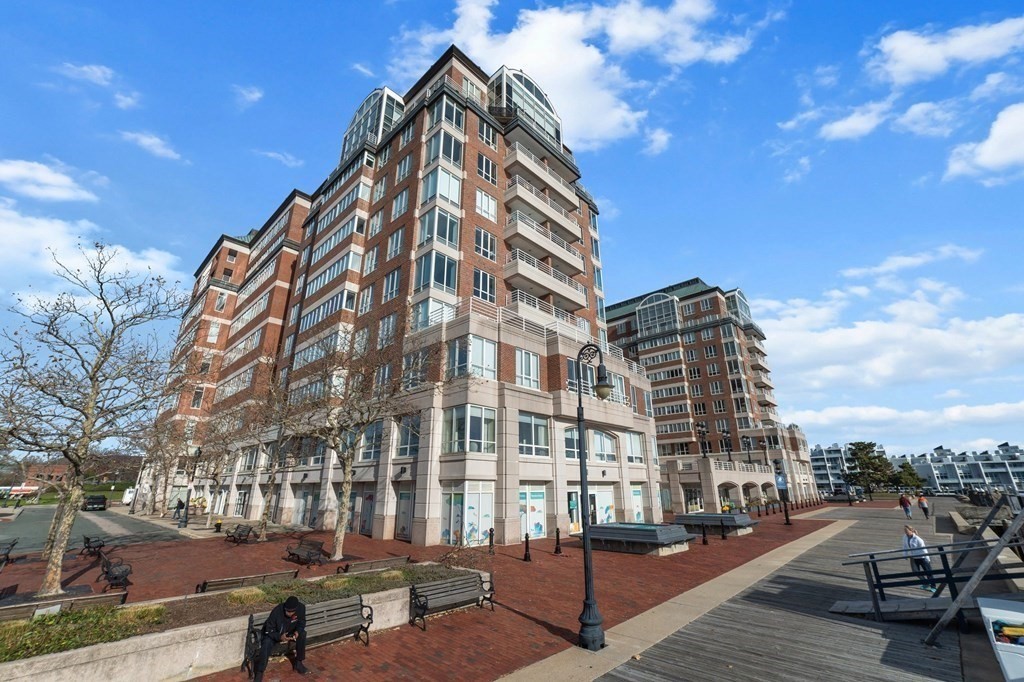 197 Eighth Street Unit: PH12