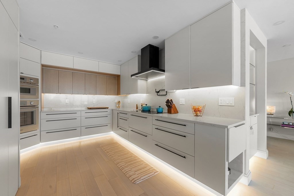 197 Eighth Street Unit: PH12