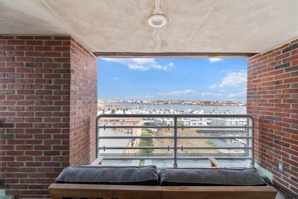 197 Eighth Street Unit: PH12