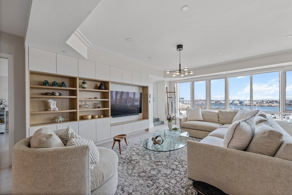 197 Eighth Street Unit: PH12