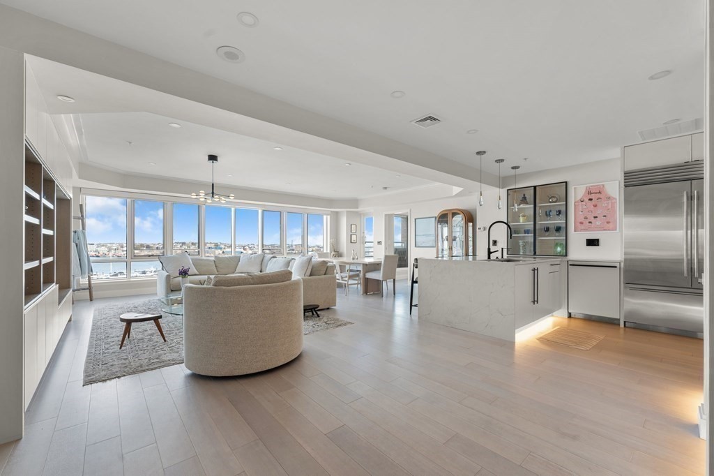 197 Eighth Street Unit: PH12