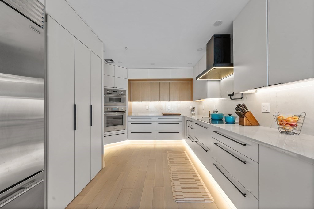 197 Eighth Street Unit: PH12