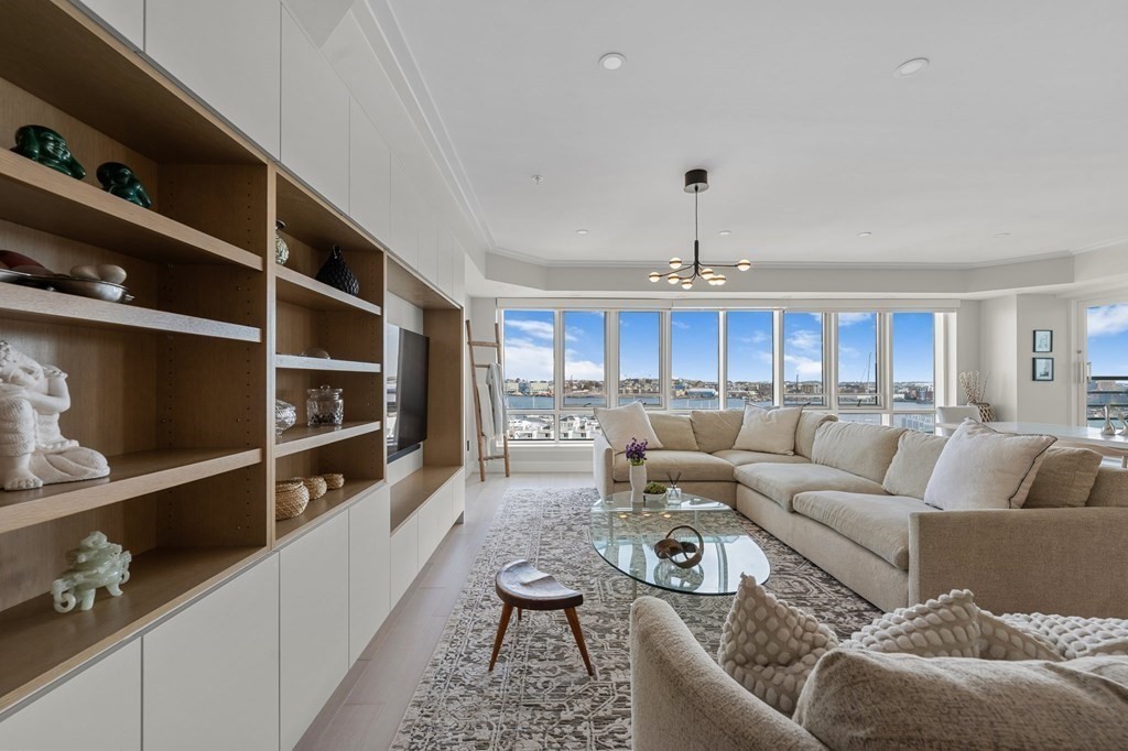 197 Eighth Street Unit: PH12