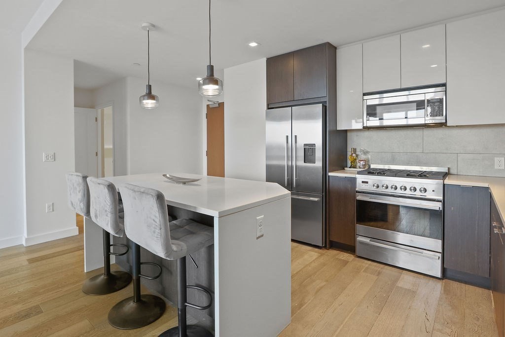 375 Canal Street # 811