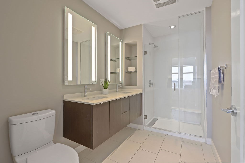 375 Canal Street # 811