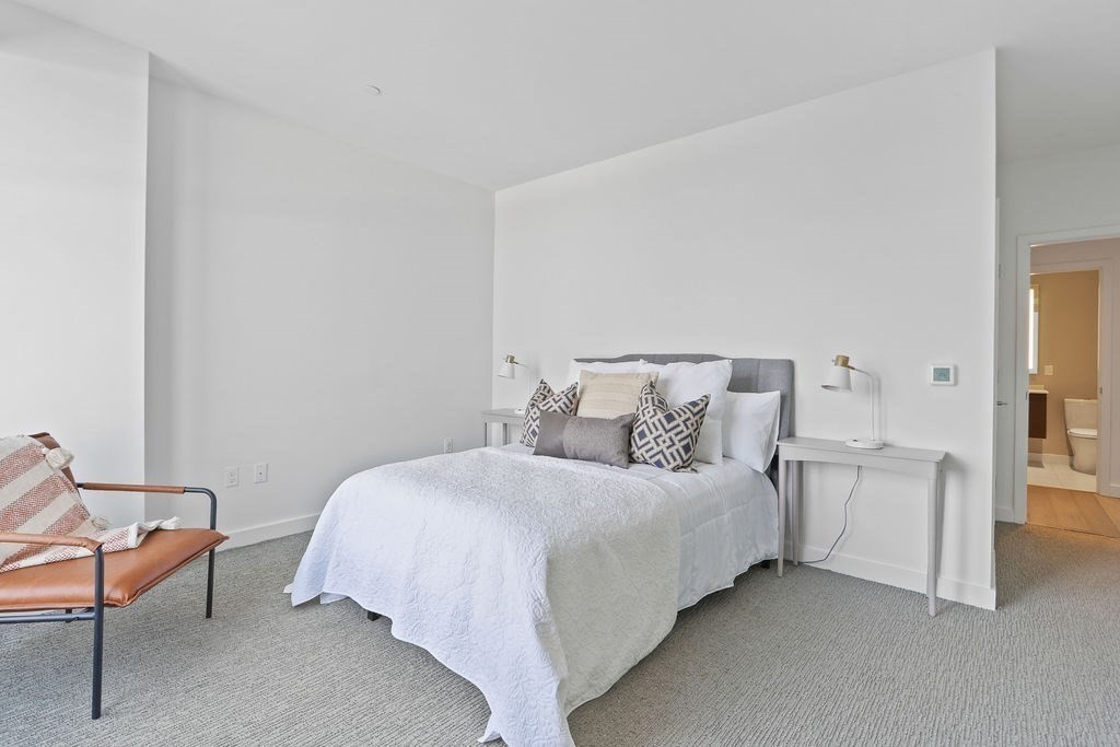 375 Canal Street # 811