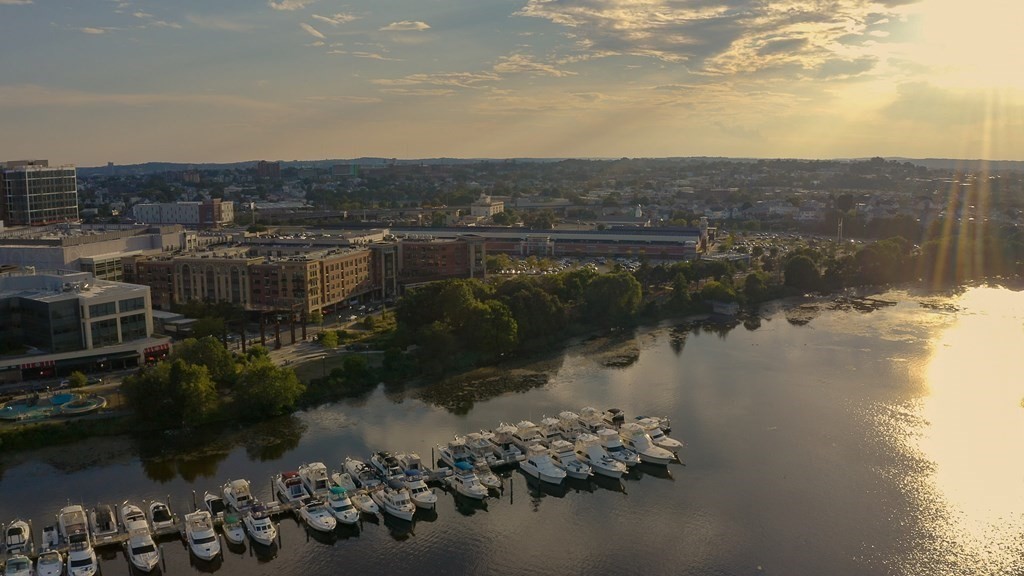 375 Canal Street # 811