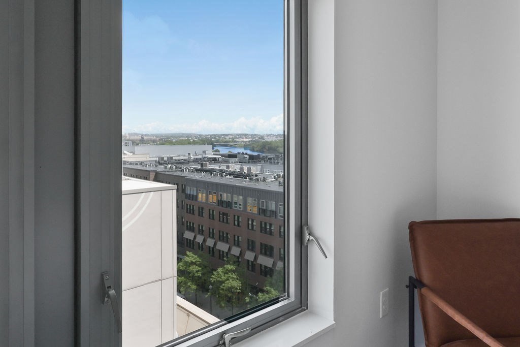 375 Canal Street # 811