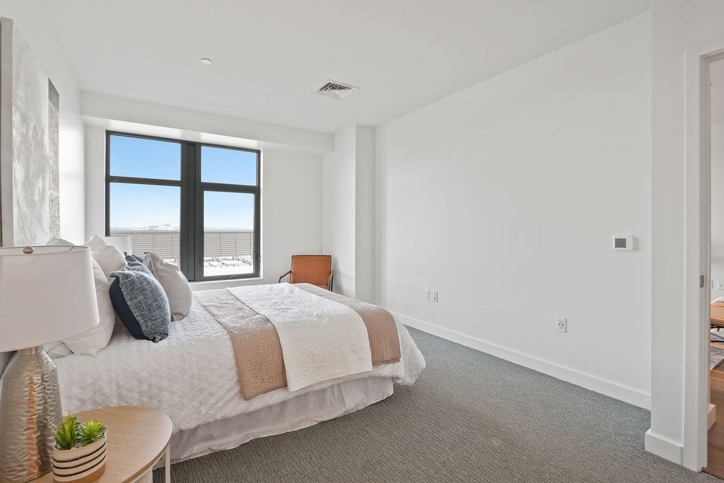 375 Canal Street # 811