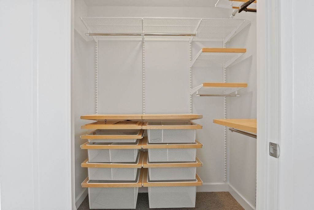 375 Canal Street # 811