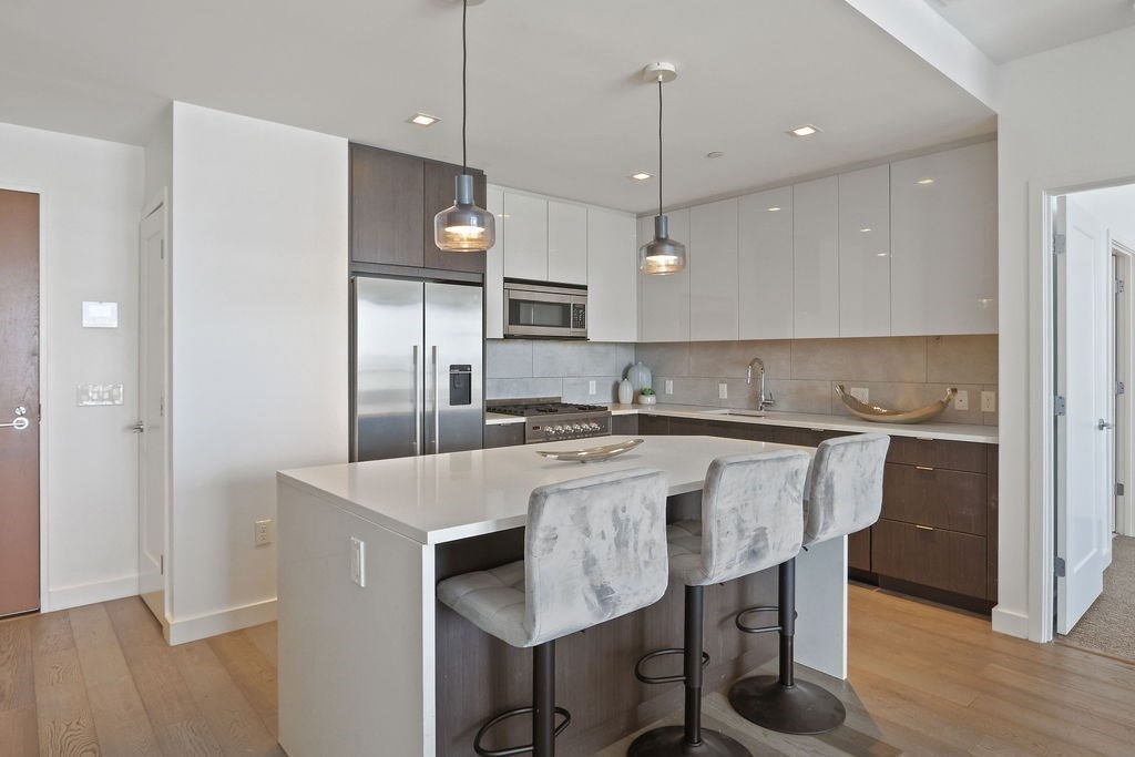 375 Canal Street # 811