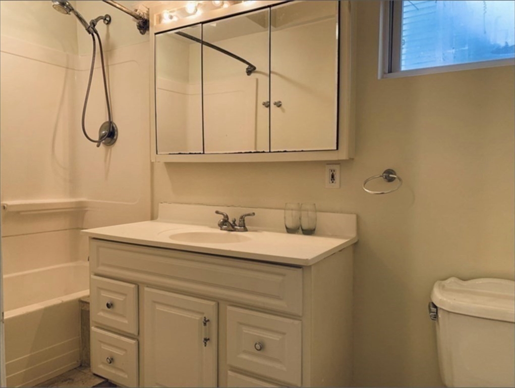 234 Pearl Street Apt 1