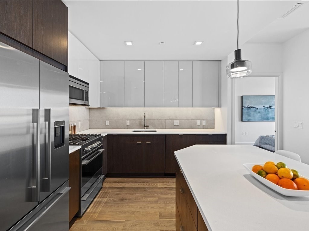 375 Canal Street # 911