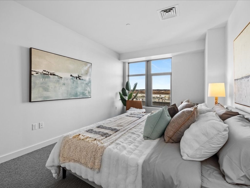 375 Canal Street # 911