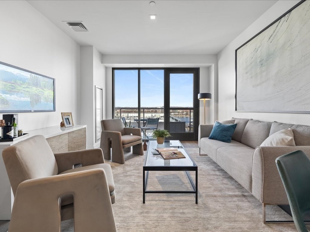 375 Canal Street # 911