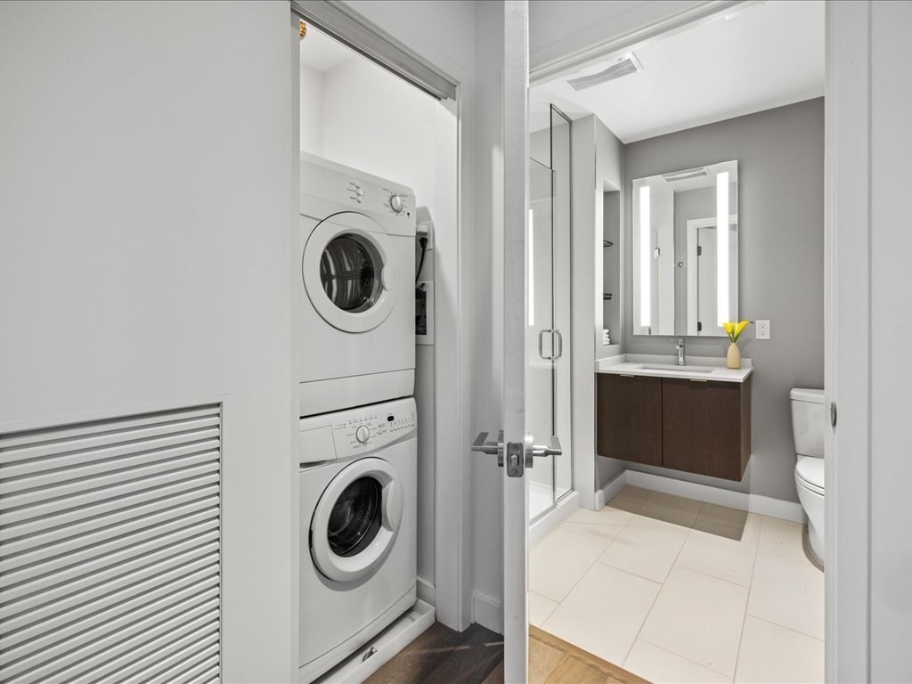 375 Canal Street # 911