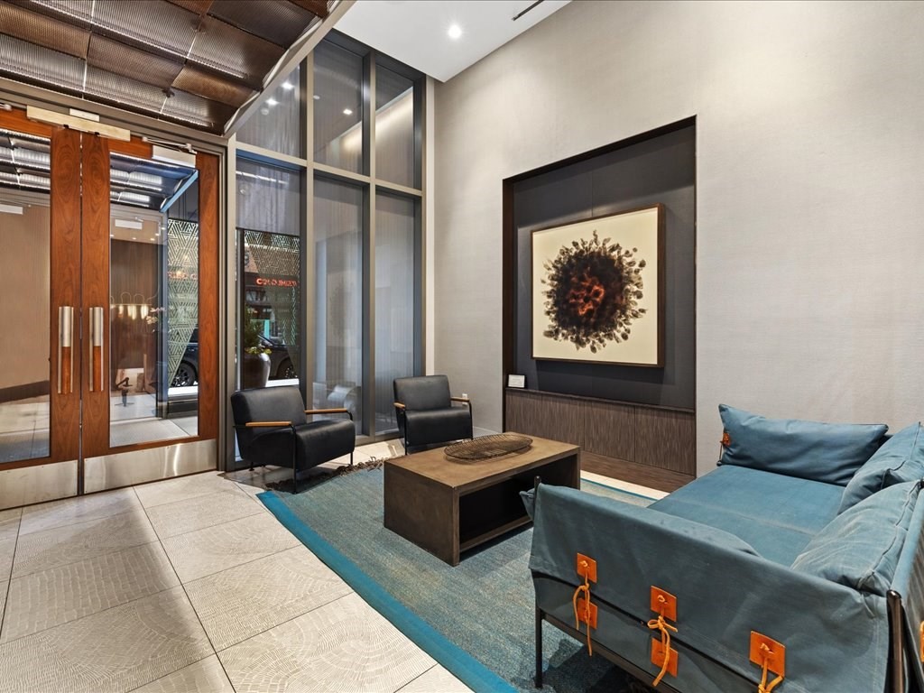 375 Canal Street # 911