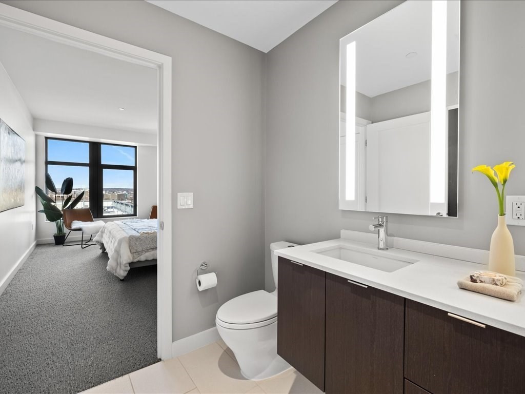 375 Canal Street # 911