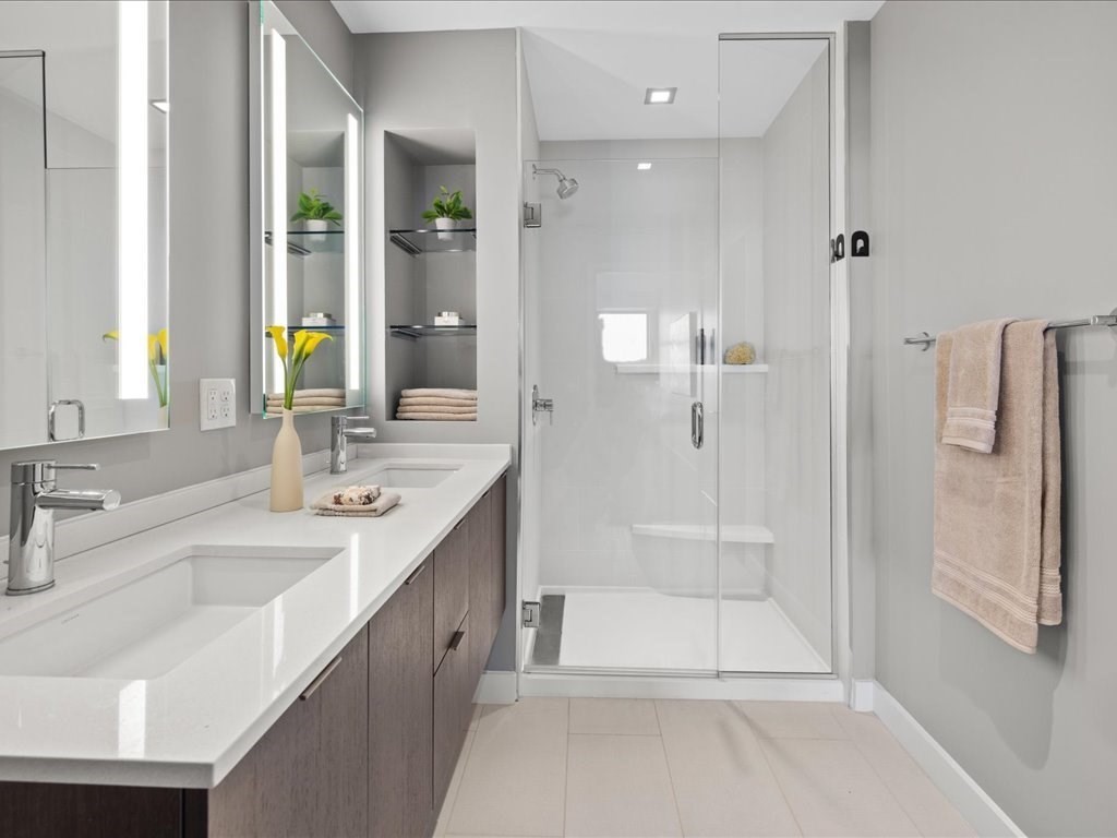 375 Canal Street # 911