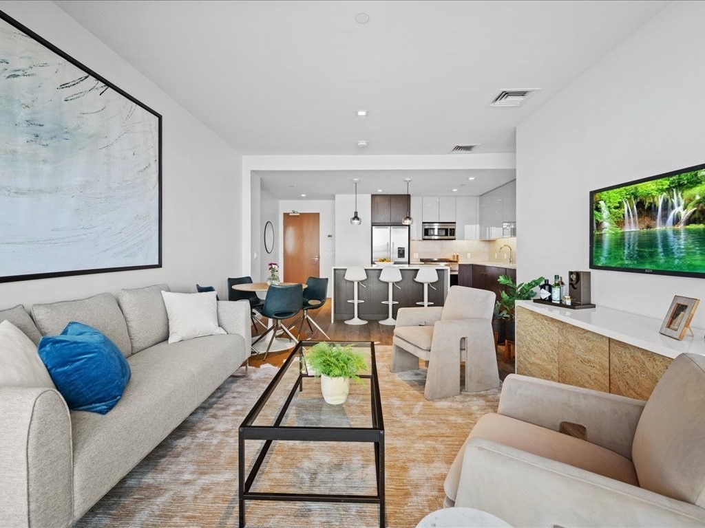 375 Canal Street # 911