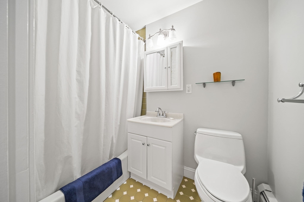 200 Saint Botolph Street # 3