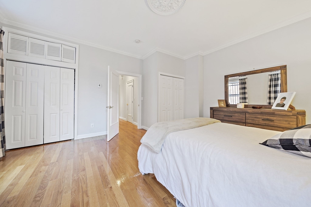 200 Saint Botolph Street # 3