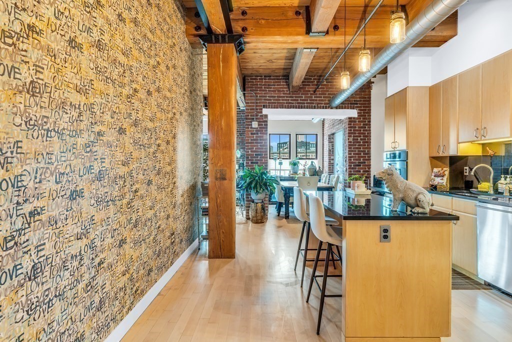 9 West Broadway # 210