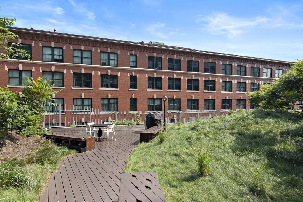 9 West Broadway # 210