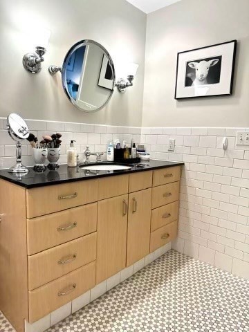 9 West Broadway # 210