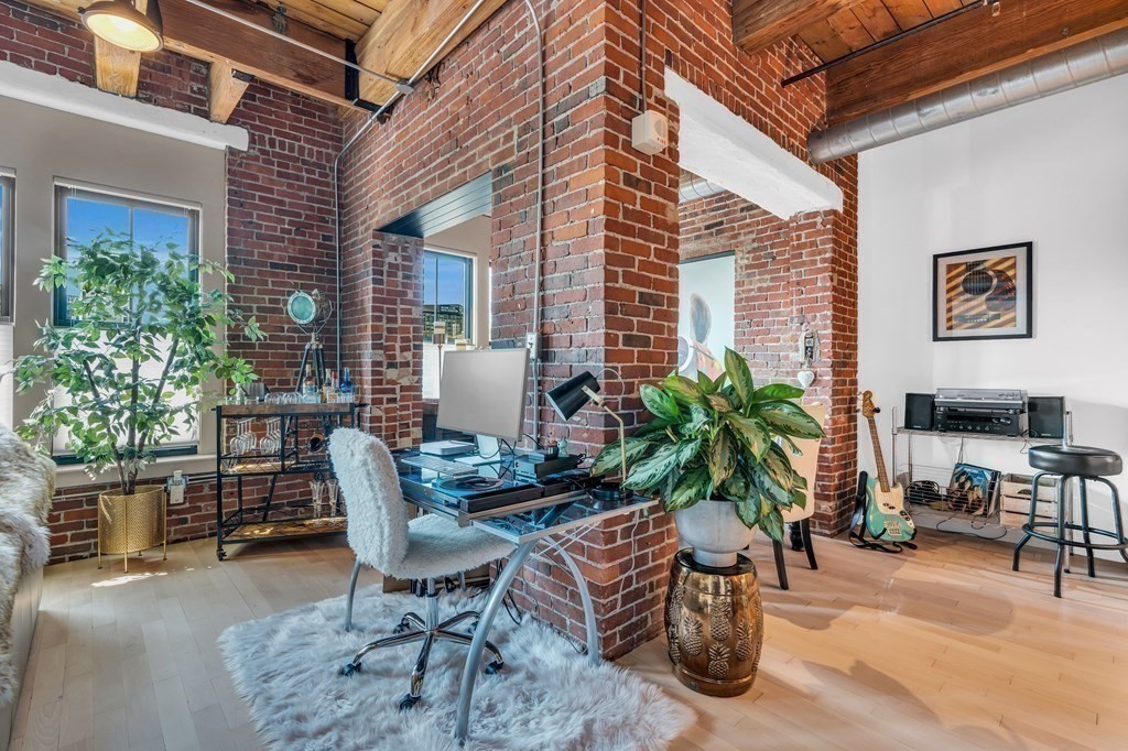 9 West Broadway # 210