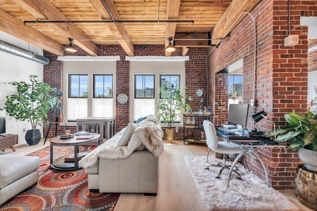 9 West Broadway # 210