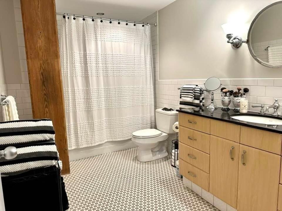 9 West Broadway # 210