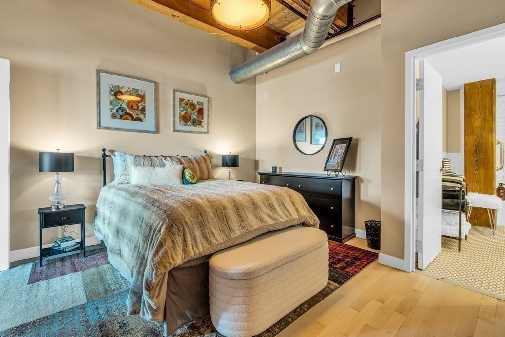 9 West Broadway # 210