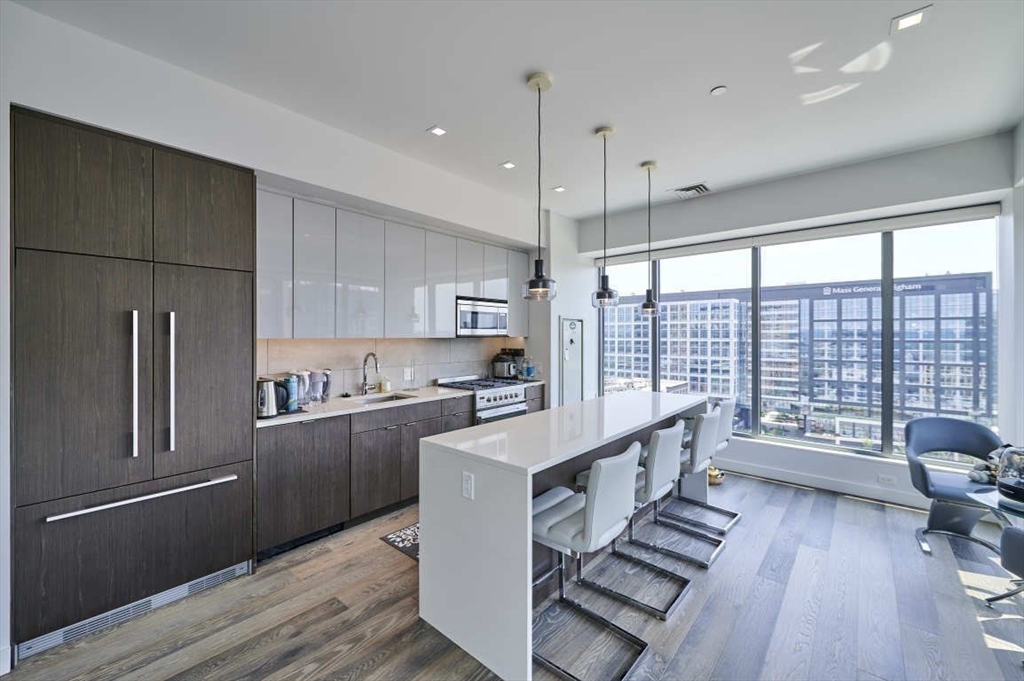 375 Canal Street Unit: PH204