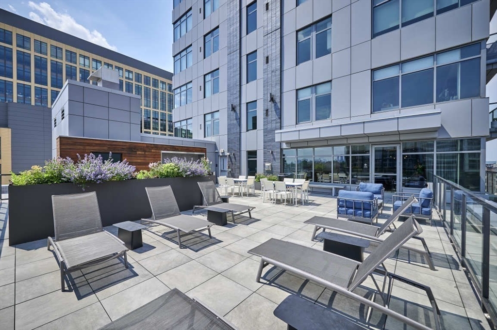 375 Canal Street Unit: PH204