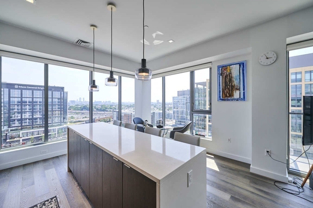 375 Canal Street Unit: PH204