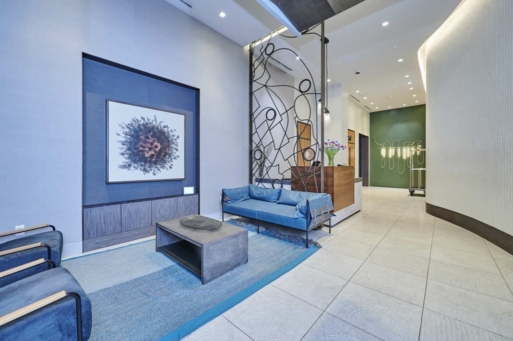 375 Canal Street Unit: PH204