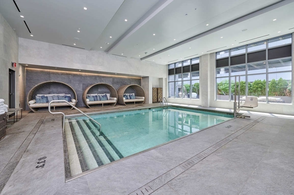 375 Canal Street Unit: PH204