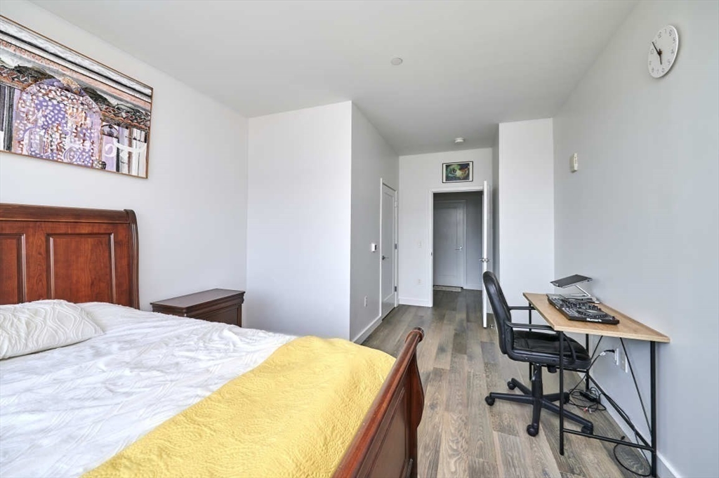 375 Canal Street Unit: PH204