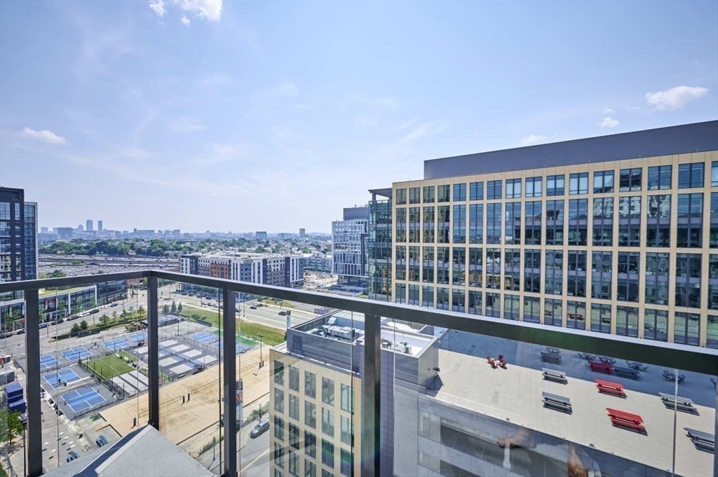 375 Canal Street Unit: PH204