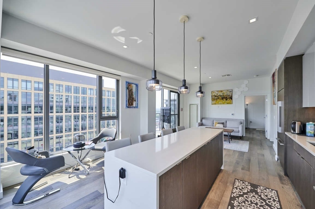 375 Canal Street Unit: PH204