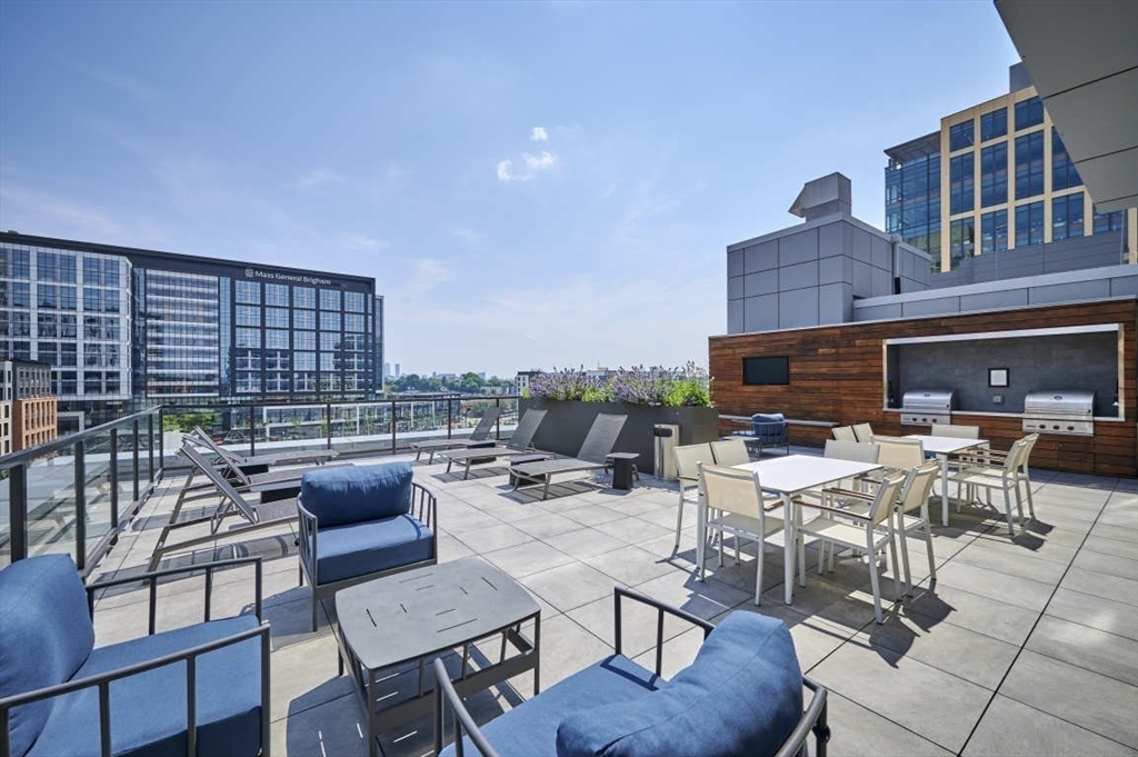 375 Canal Street Unit: PH204