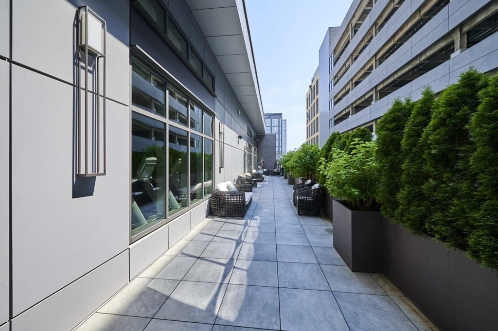 375 Canal Street Unit: PH204