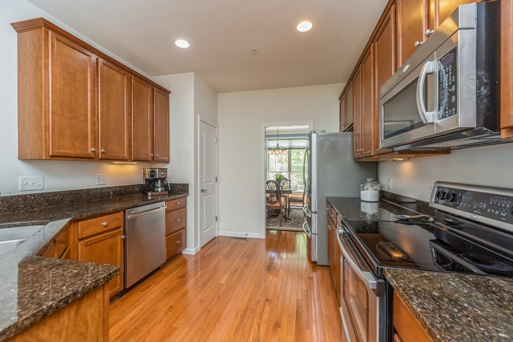 233 Sandtrap Ct # 88