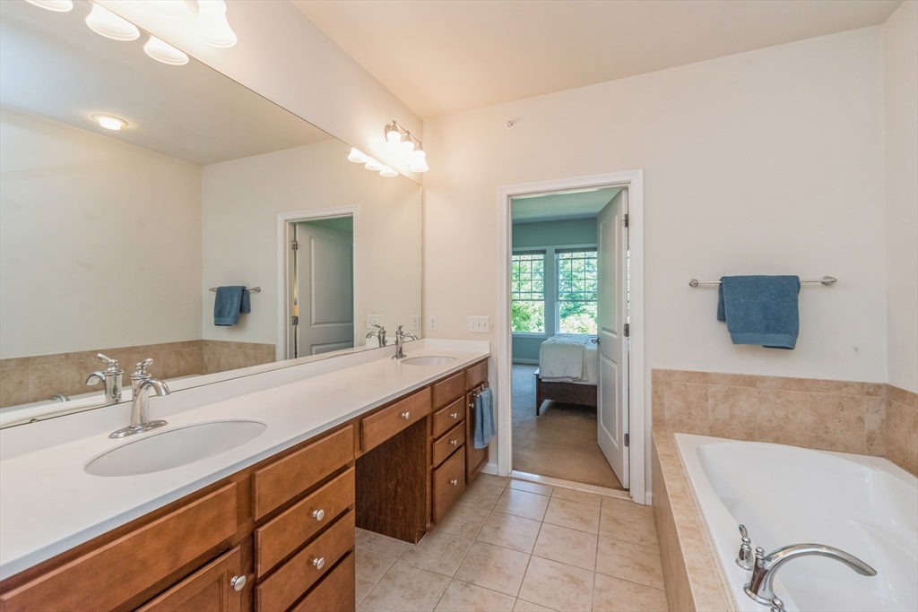 233 Sandtrap Ct # 88