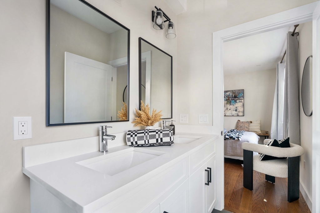 21 Lexington St # 201