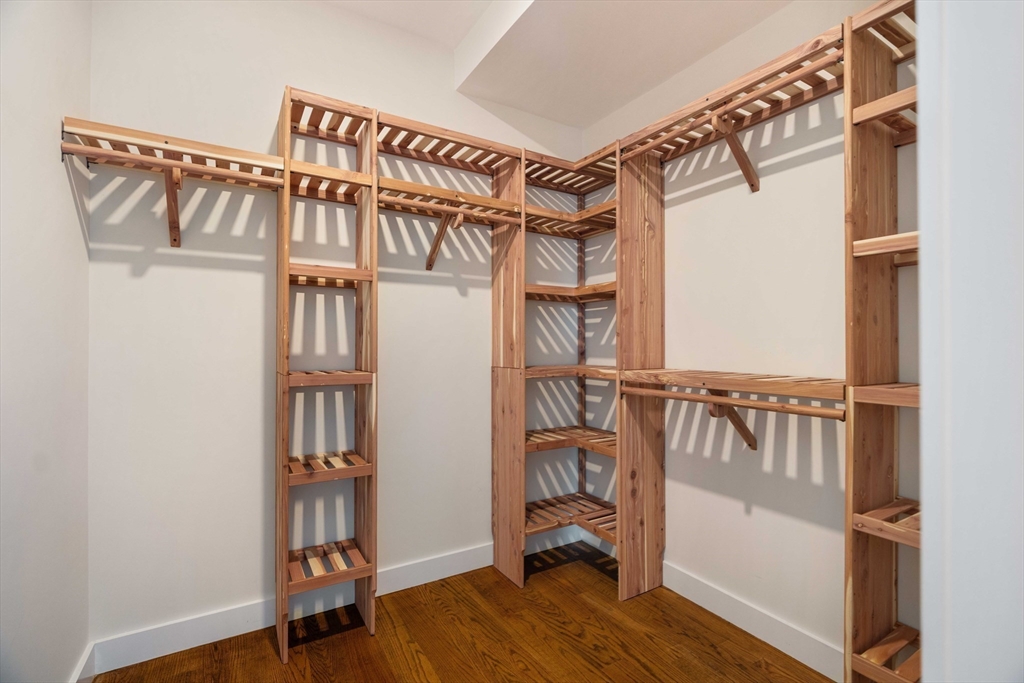 21 Lexington St # 201